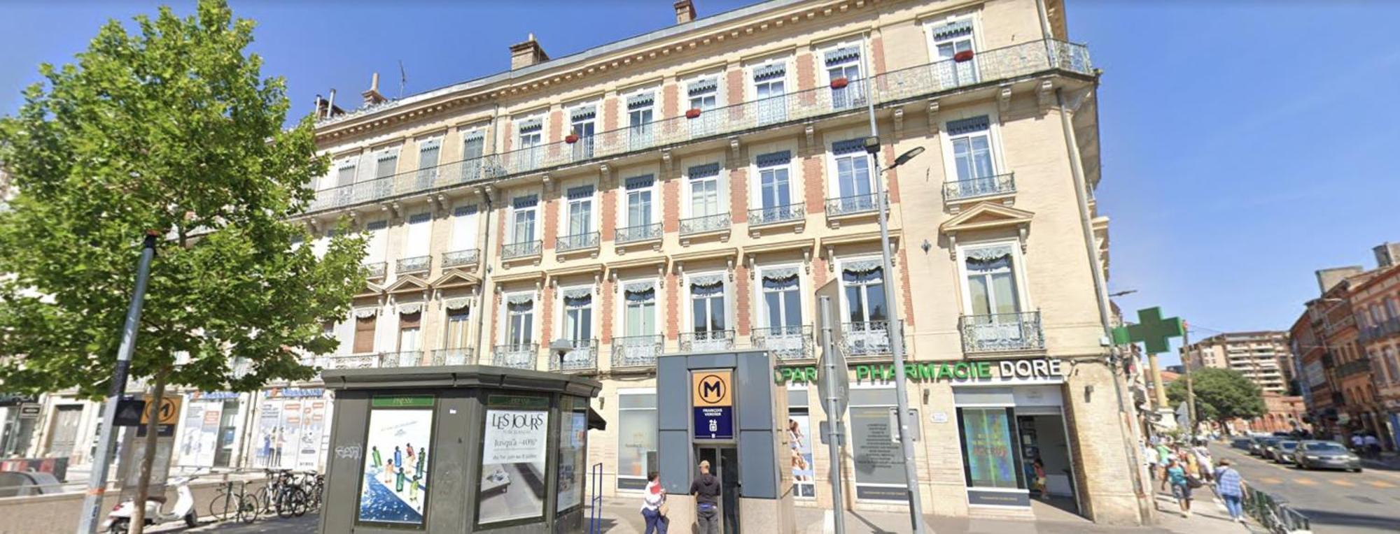 Le Halle Aux Grains - Parking - Emplacement Ideal